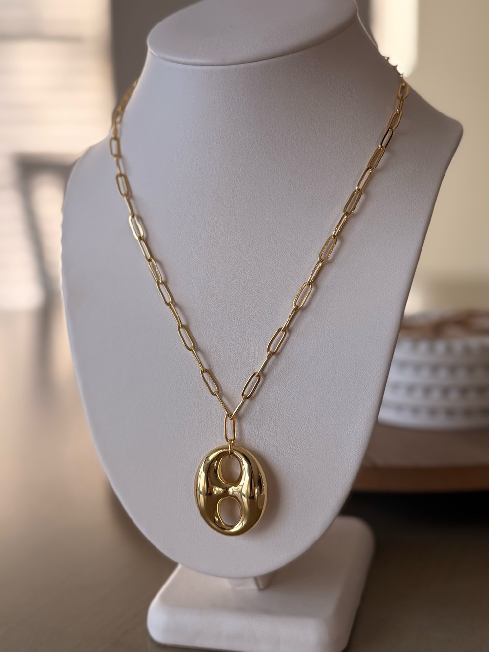 Gold Oval Link Necklace with Sculpted Pendant
